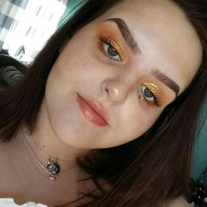 Meet your Posher, Lily